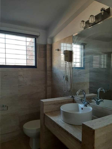 Imagen 13 de 18 de Gabriel Rivas Vende Casa En Urb. El Parral Valencia Cod: Lemc-458