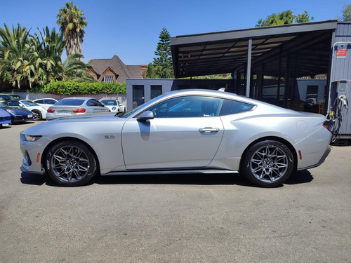 Ford Mustang GT PREMIUM 5.0 V8
