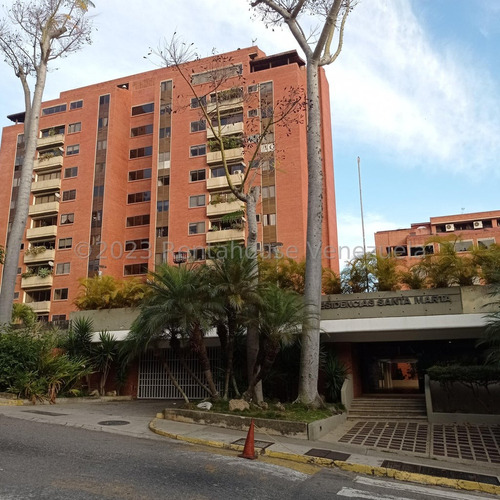 Ms: 24-10596. En Venta Apartamento En Planta Baja, Ubicado En Las Esmeraldas. A=240 M2, 4h, 4b, 2p.