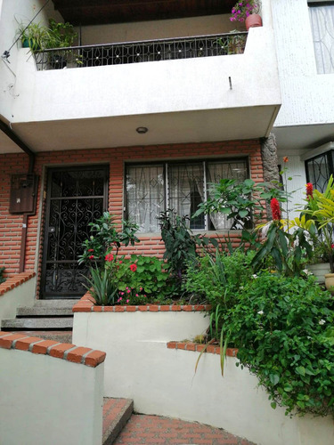 Casa En Venta En Medellín - Santa Monica