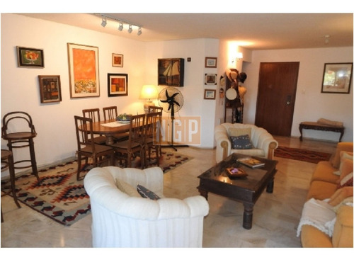 Imagen 8 de 30 de Apartamento En Un Buen Edificio En Av Roosevelt