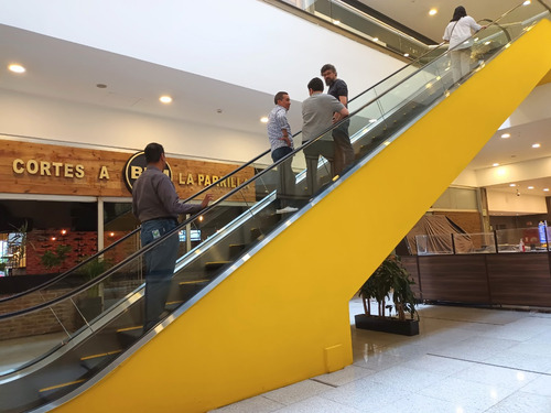 Rento Local 47 M2 En Área De Comida Rápida C. Comercial
