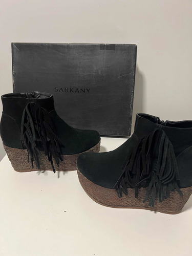 Botas Sarkany Negra Con Flecos