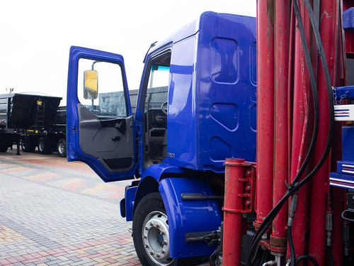 Imagem 19 de 23 de Volvo Vm 23 210 6x2 2004 Com Munck Hincol 31.000 2011= Vw
