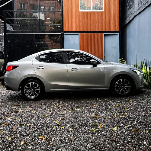 Mazda 2 Grand Touring LX Sedan