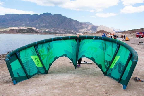 Kite North Vegas 12m 2018 + Barra Duotone Click Bar