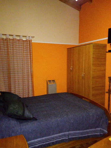 Imagen 12 de 14 de Casa De 5 Amb. Y Dpto. De 4 Amb.// . Lo Escuchamos!!!