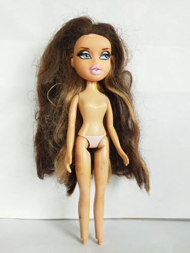 Bratz Yasmin Cabello Largo Mechon Rubio Ondulado Mga 2010