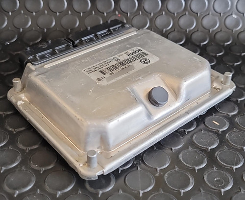 Computadora Ecu Jetta Beetle 2005-2006 2.0 06a906032rj Libre (Usado)
