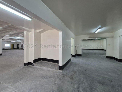 Amplio Local Industrial En Venta. Palo Verde 24-25382 Ec