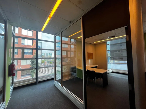 Ciudad Empresarial 396 M2 Arrendada 2 Roles Amoblada