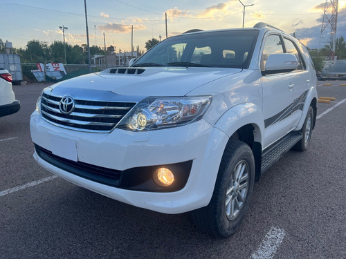 Imagen 1 de 16 de Toyota Hilux Sw4 Tdi Srv 4x4 ¡oportunidad!