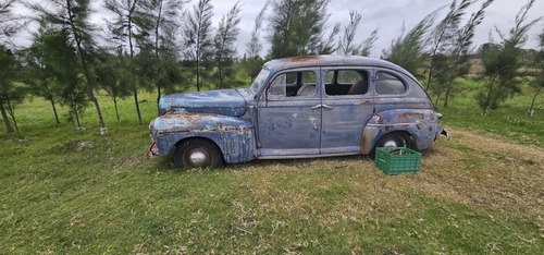 Ford Super De Luxe