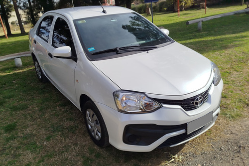 Toyota Etios 1.5 Sedan X