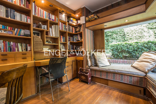 Casa En Venta San Carlos De Apoquindo / Paseo Los Domínicos