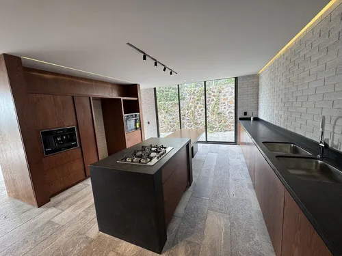 Nueva Con Diseño Arquitectónico Vanguardista