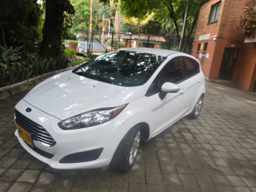 Ford Fiesta 1.6 Sportback Se Automática