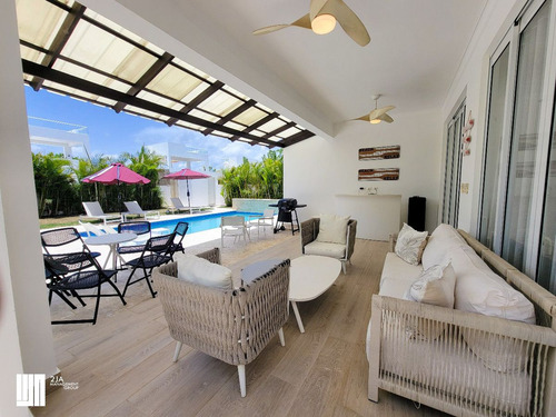 Villa De Lujo Amueblada En Sosua Ocean Village.