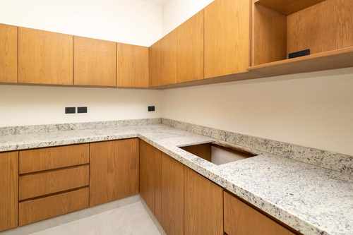 Venta De Casa De Una Planta De 3 Habitaciones En Temozon Norte