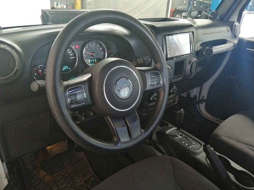 Imagen 9 de 15 de Jeep Wrangler 2013 5p Unlimited Sport 4x4 A/a Cd