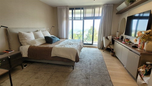 Departamento En Venta De 5 Dorm. En Las Condes