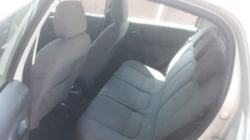Imagem 10 de 12 de Fiat Punto Attractive 1.4