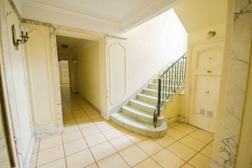 Departamento De 3 Ambientes Dependencia Apto Profesional En Alquiler, En Martínez.