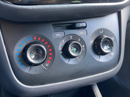 Fiat Punto Punto 1.6 ESSENCE 16V FLEX 4P MANUAL