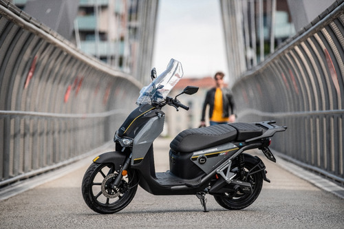 Imagen 18 de 21 de Moto Eléctrica Super Soco Cpx 4000w Concesionario Oficial