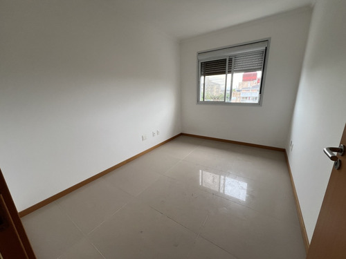 Cobertura 2 Quartos E Um Em Suíte Com 2 Vagas De Garagem