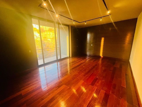 Se Vende Pent House En Loma Dorada De 491 M2, Único E Indescriptible.