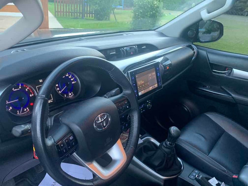 Toyota Hilux 2.8 Cd Srx 177cv 4x4 2017