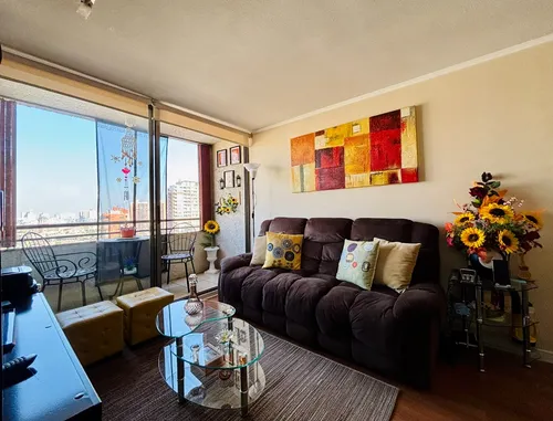 Se Vende Hermoso 2 Dormitorios + Estacionamiento. Av. PerĂș