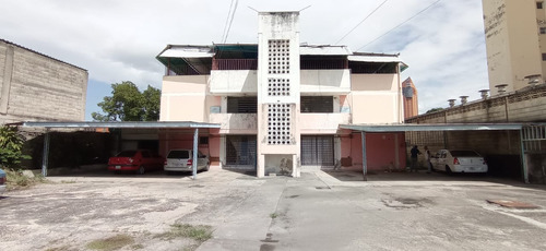 Edificio Multiple En Venta En La Barraca, Maracay