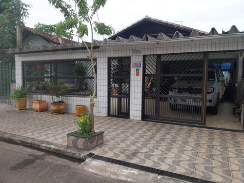 Casa Isolada Com 4 Quartos, Sendo 2 Suites- 250m² - Lado Praia Com Edícula - Confortom Elegancia |