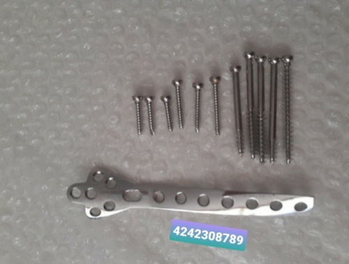 Platina Y Tornillo De Titanio Para Fractura Tibia Y Perone (Usado)