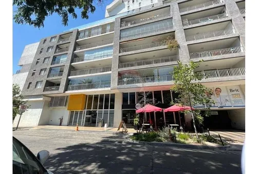 Dos Estacionamientos/ Metro Plaza Egaña/ Disponible