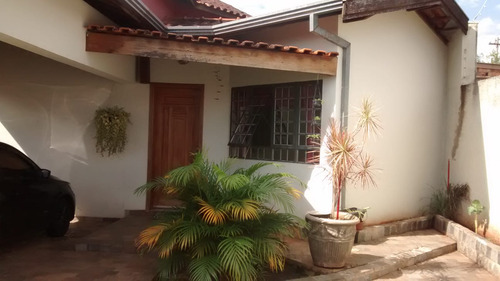 Casa Em Araraquara Sp. Troco Ou Vendo