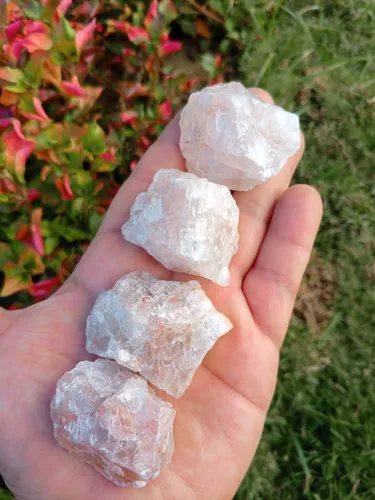 Cuarzo Fresa En Bruto 50g