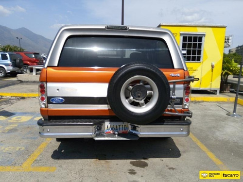 Ford Bronco Elite-naranja