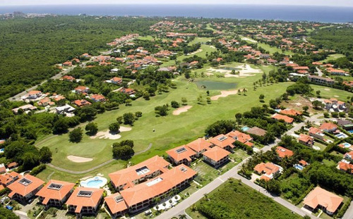 Solar En Juan Dolio Guavaberry Golf & Cuntry Club Juan Dolio De 1846 Metros