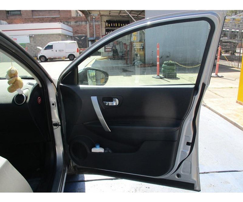 Nissan Qashqai 4X4 2000CC AT AA