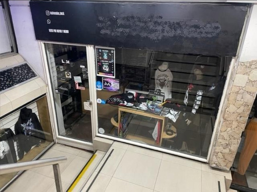 Imagen 6 de 10 de Locales En Galeria - Venta