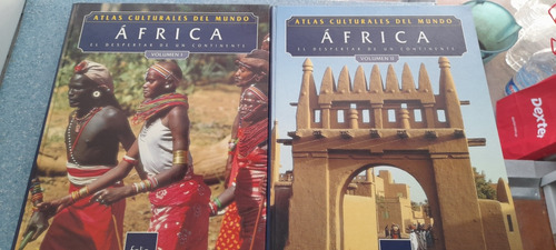 Atlas Culturales Del Mundo África - 2 Tomos - Folio (usado)