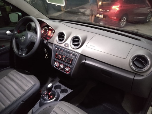 Imagem 7 de 11 de Volkswagen Voyage 1.6 Vht Highline Total Flex I-motion 4p
