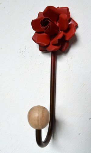 Imagem 1 de 1 de Cabideiro De Parede Rústico Em Ferro Com Rosa