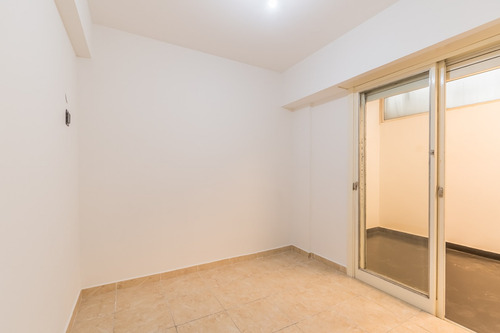Departamento Tres Ambientes Villa Del Parque Planta Baja A La Calle Con Patio Cerrado
