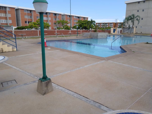 Venta Bello Apartamento Amoblado, Piso 3, Conjunto Resid. La Costanera, Higuerote
