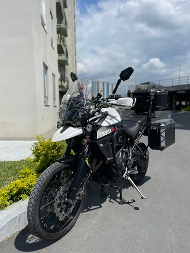 Triumph Tiger 800 Xcx