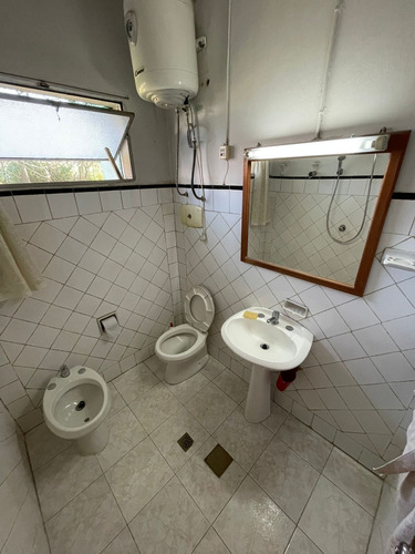 Dueño Vende 2 Casas En Un Mismo Padrón. Muy Próximo Al Centro, Shopping-terminal, Y Centros De Estudio.